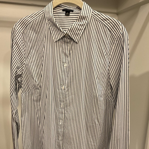ANN TAYLOR bundle of 2 button downs shirts - Picture 7 of 9